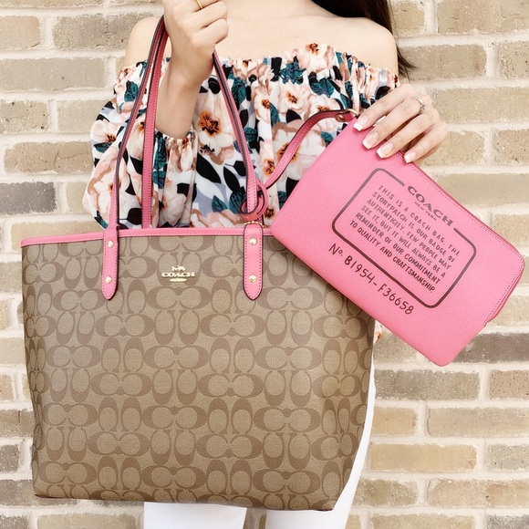 Coach Handbags - Coach Purse 2 in 1 large tote pink free pouch